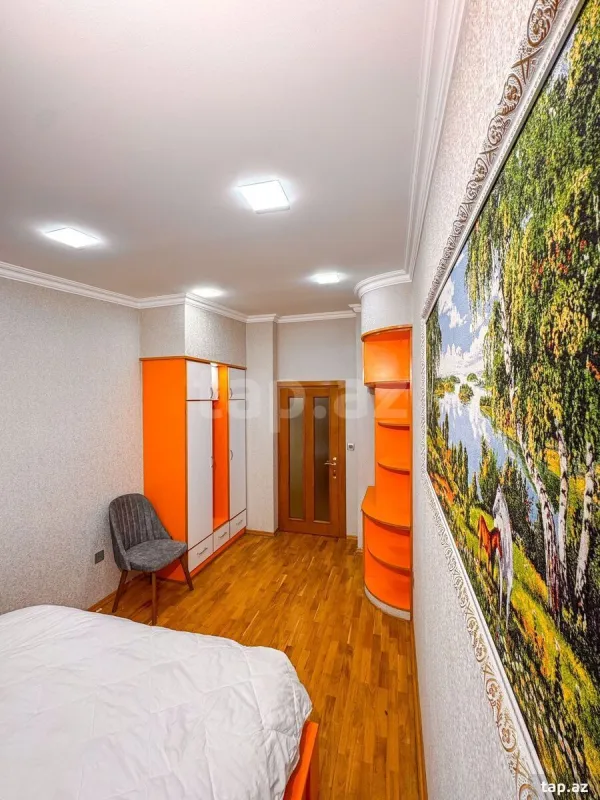 Kirayə verilir 4 otaqlı mənzil 205 m²