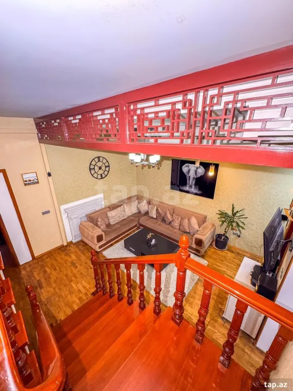 Kirayə verilir 4 otaqlı mənzil 205 m²