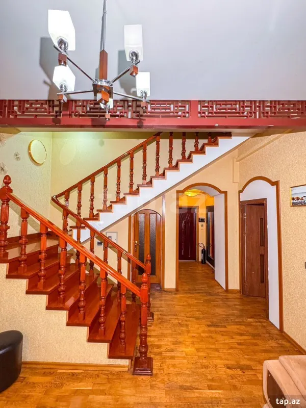 Kirayə verilir 4 otaqlı mənzil 205 m²