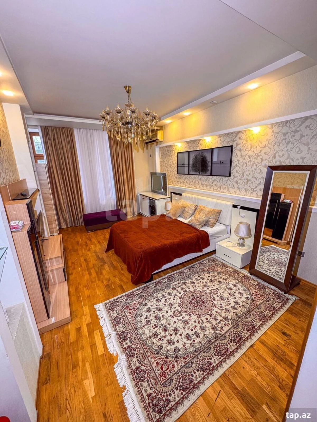Kirayə verilir 4 otaqlı mənzil 205 m²