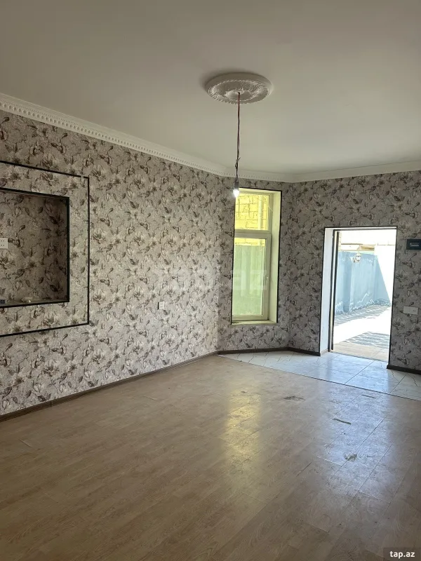 Satılır 3 otaqlı həyət evi 250 m²