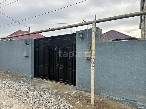 Satılır 3 otaqlı həyət evi 250 m²