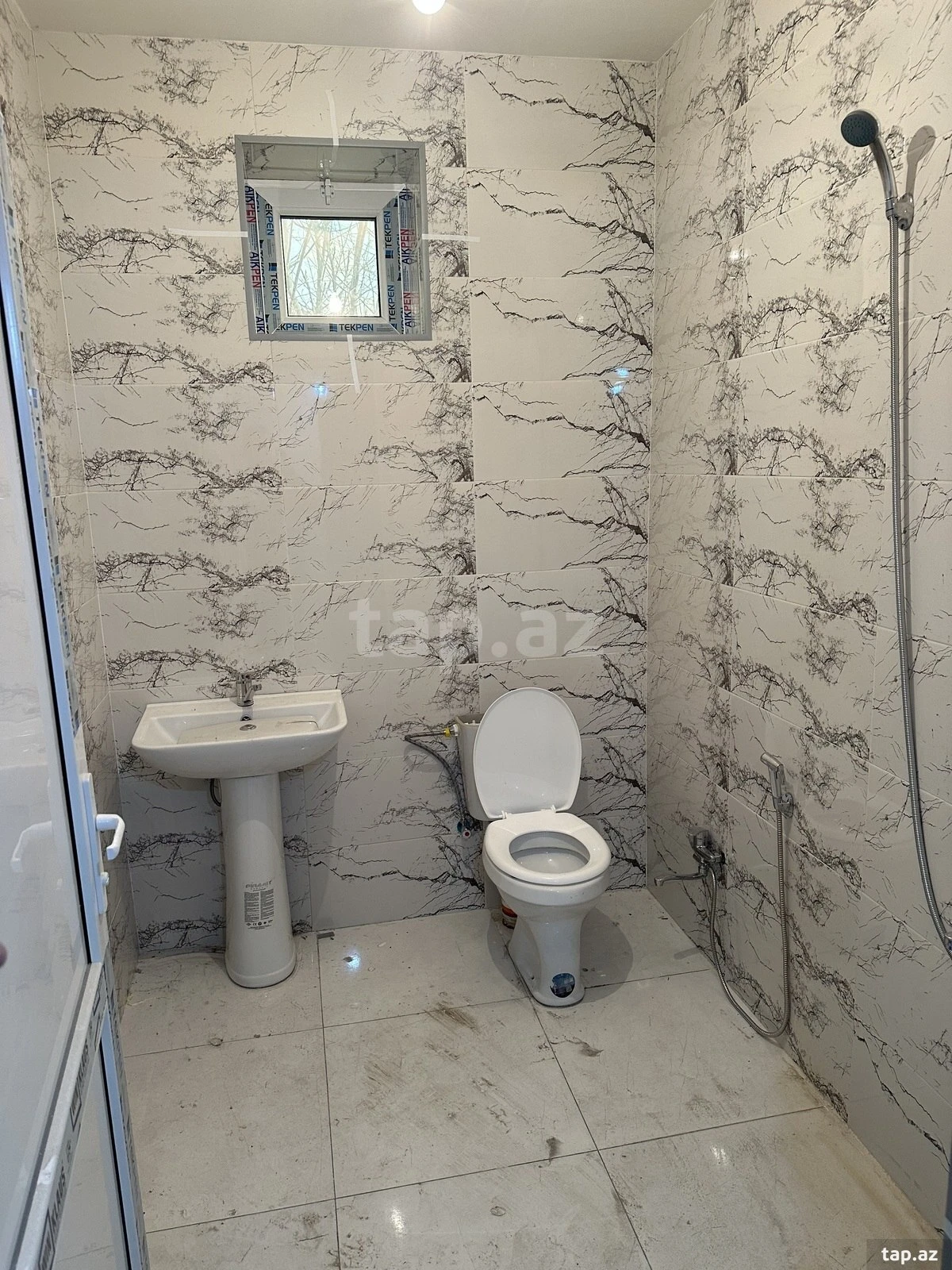 Satılır 3 otaqlı həyət evi 250 m²