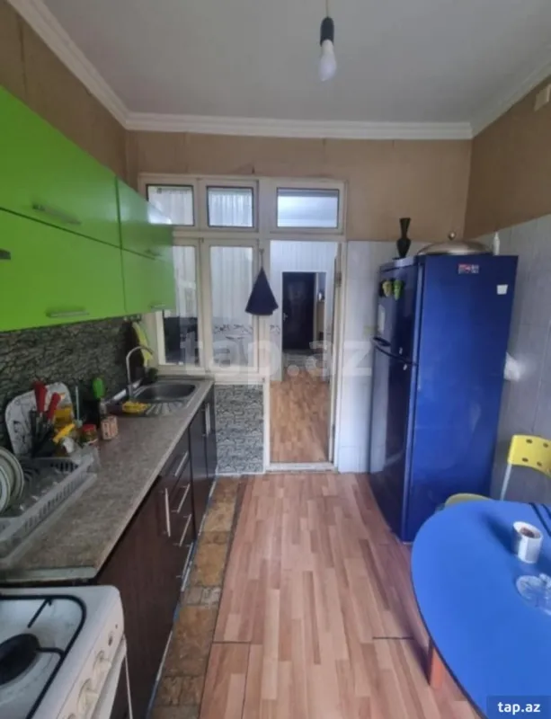 Kirayə verilir 3 otaqlı mənzil 200 m²