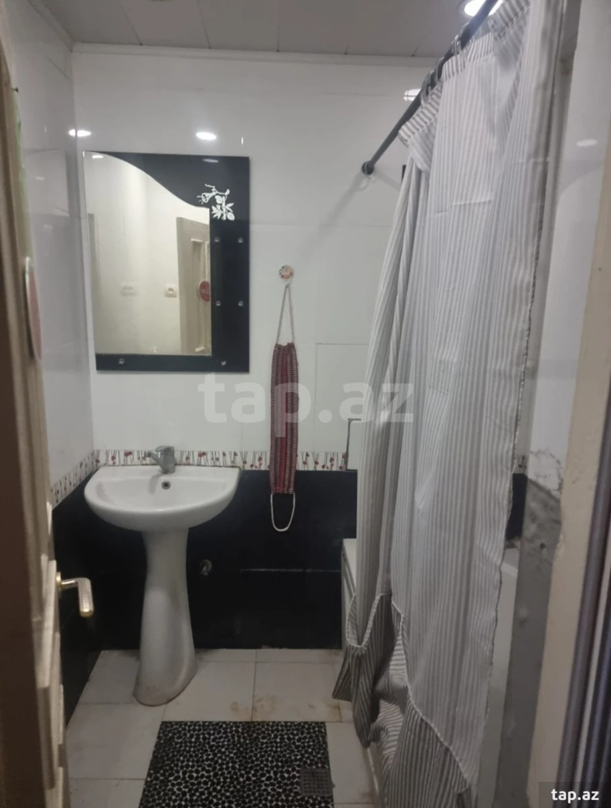 Kirayə verilir 3 otaqlı mənzil 200 m²