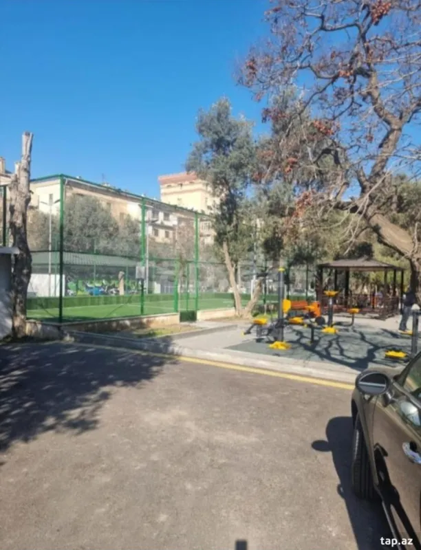 Kirayə verilir 3 otaqlı mənzil 200 m²