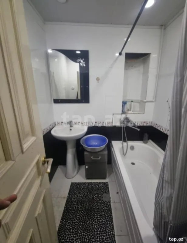 Kirayə verilir 3 otaqlı mənzil 200 m²