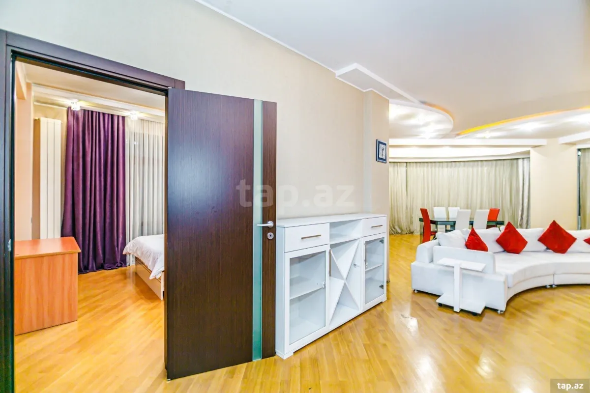 Kirayə verilir 4 otaqlı yeni tikili 200 m²