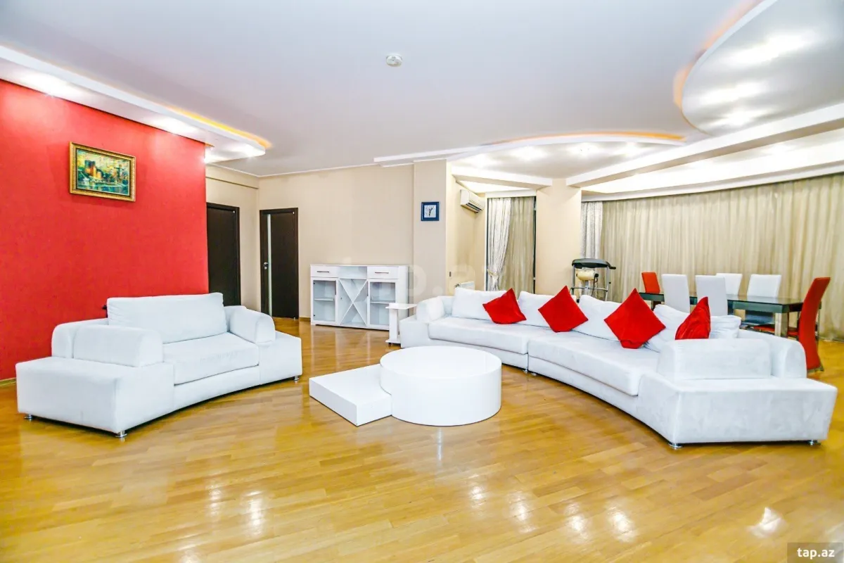 Kirayə verilir 4 otaqlı yeni tikili 200 m²