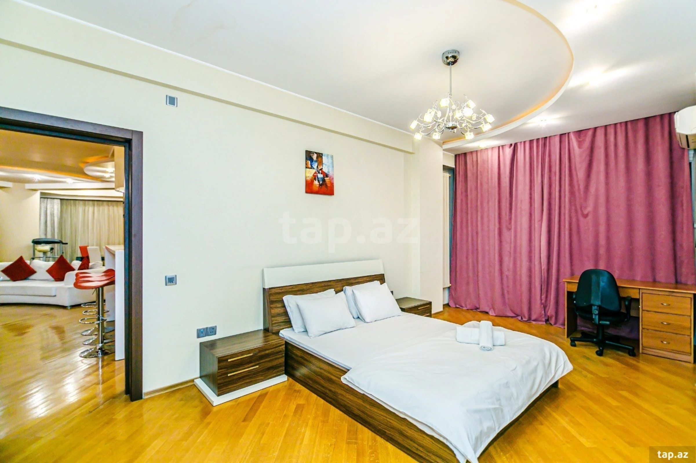 Kirayə verilir 4 otaqlı yeni tikili 200 m²