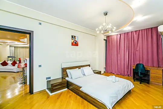 Kirayə verilir 4 otaqlı yeni tikili 200 m²