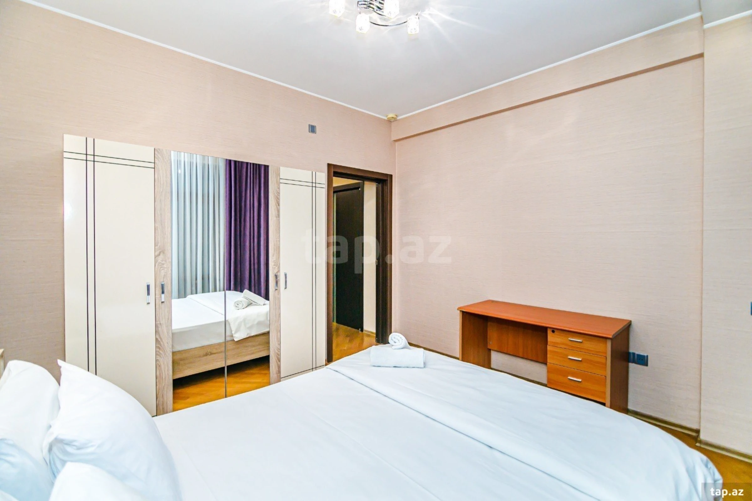 Kirayə verilir 4 otaqlı yeni tikili 200 m²