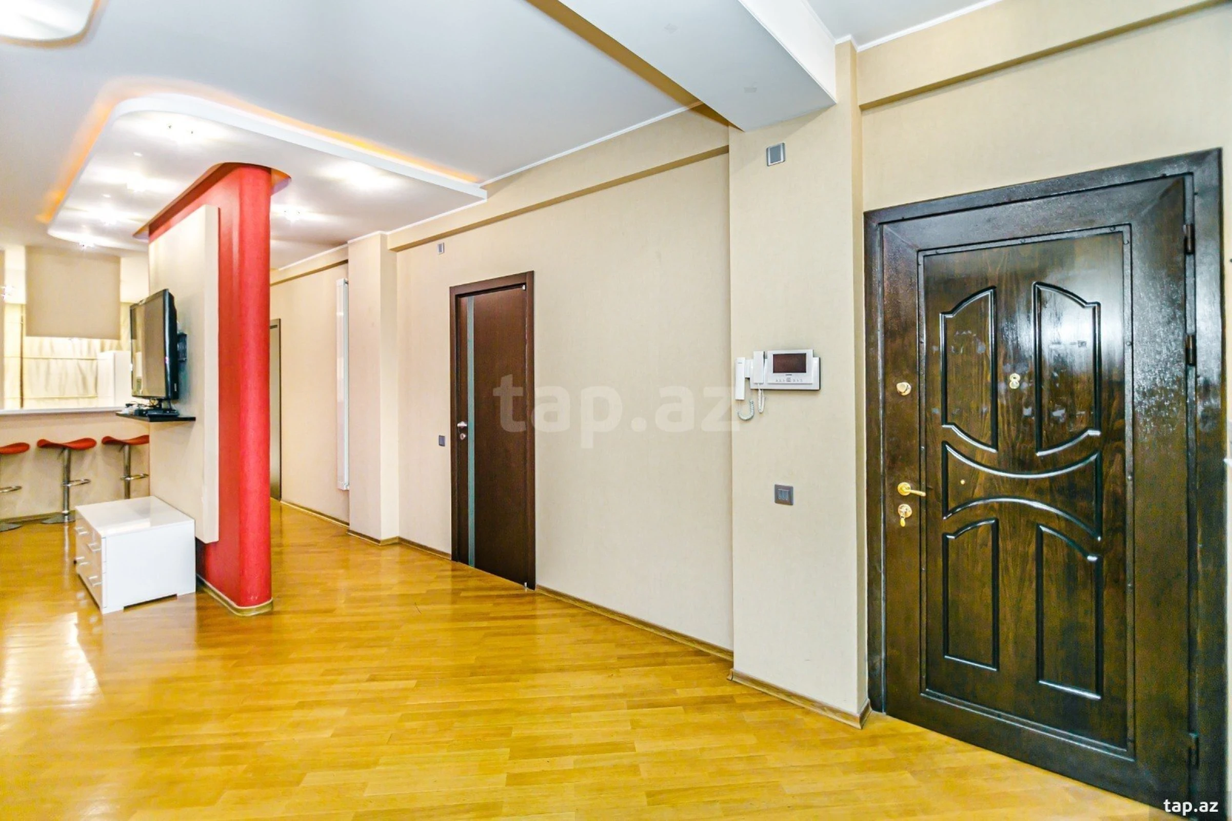 Kirayə verilir 4 otaqlı yeni tikili 200 m²