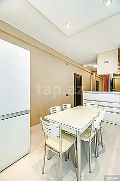 Kirayə verilir 4 otaqlı yeni tikili 200 m²