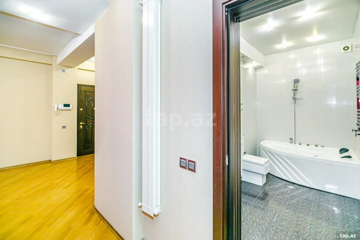 Kirayə verilir 4 otaqlı yeni tikili 200 m²