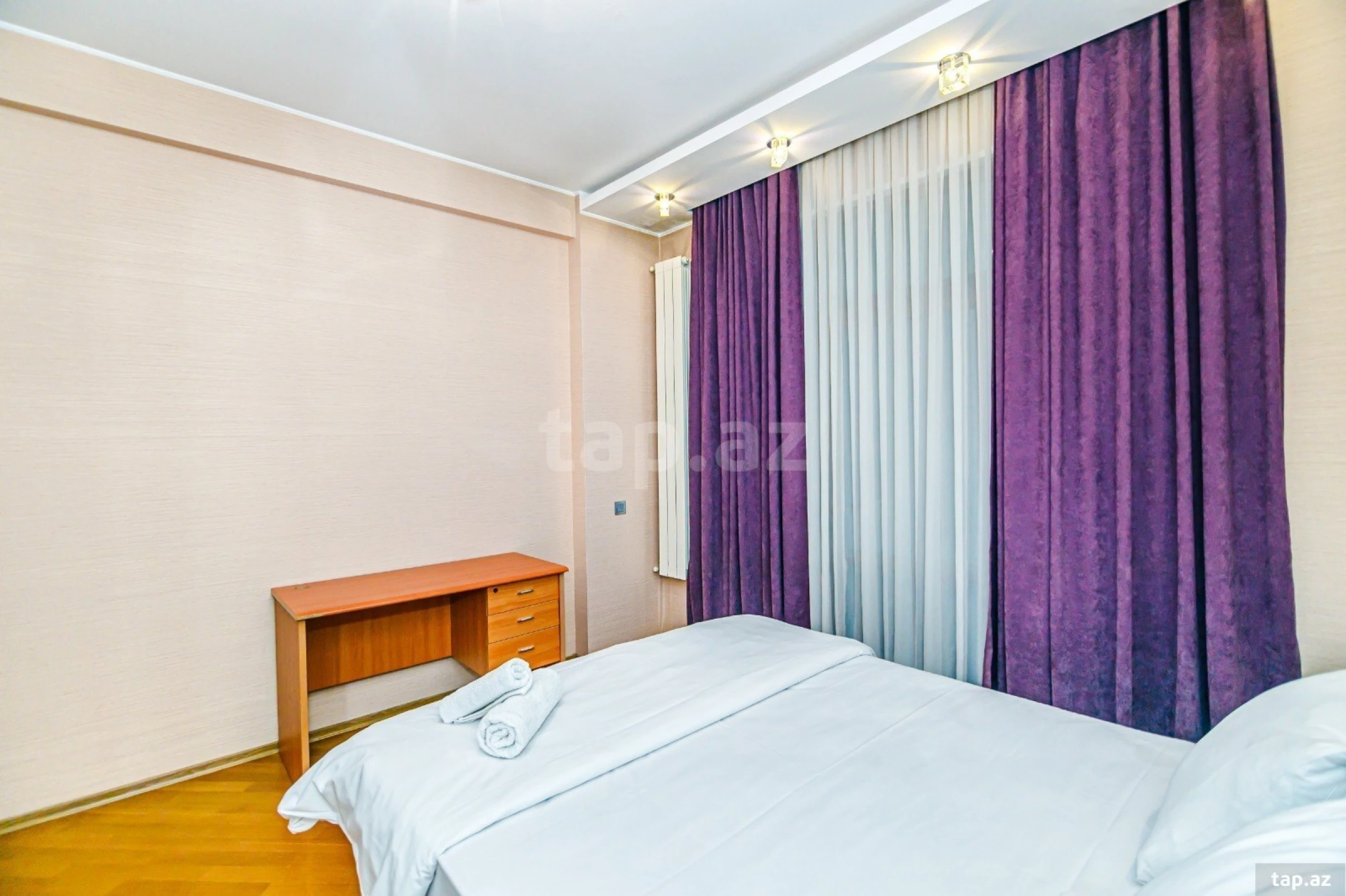 Kirayə verilir 4 otaqlı yeni tikili 200 m²