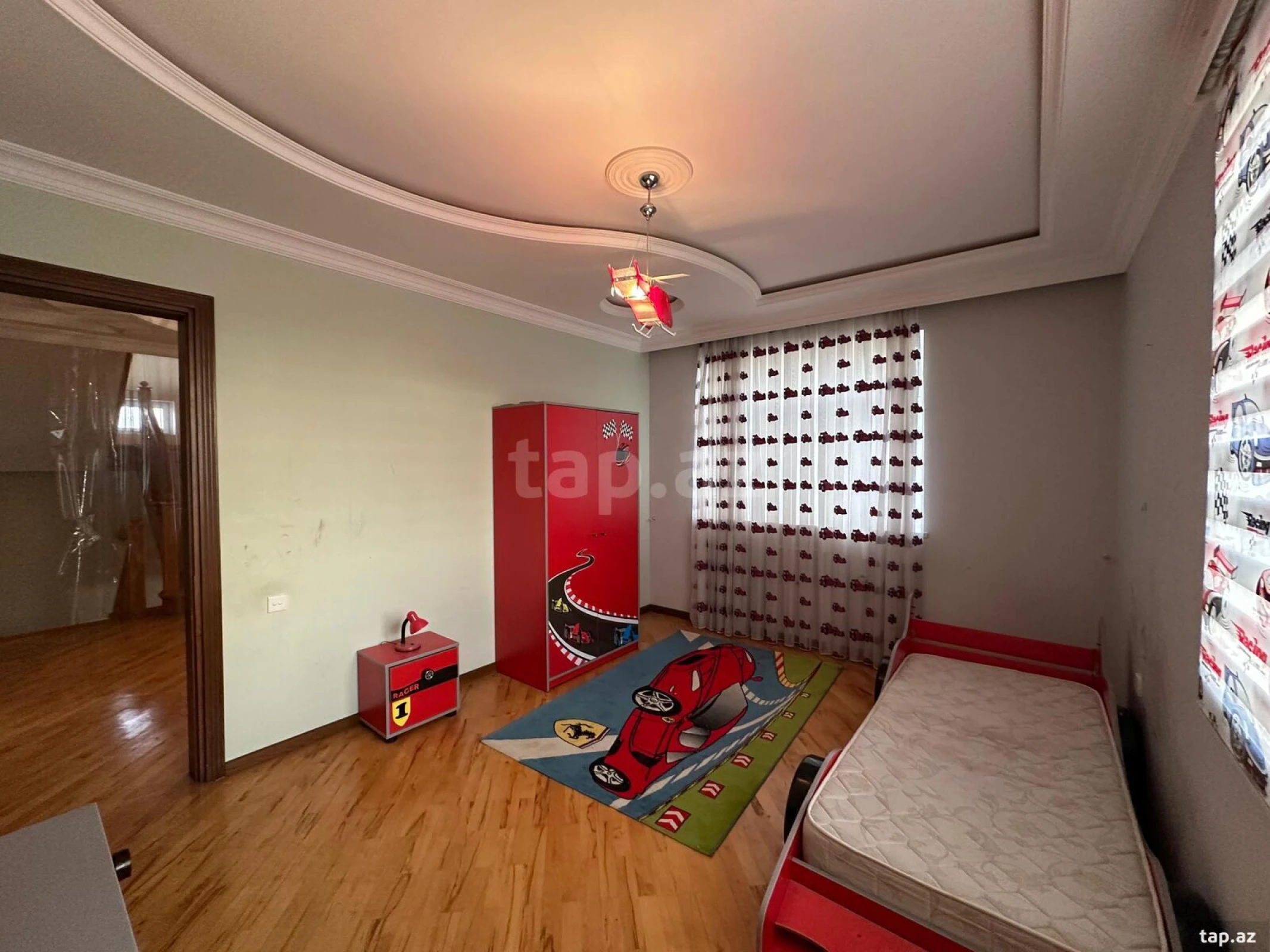 Kirayə verilir 6 otaqlı həyət evi