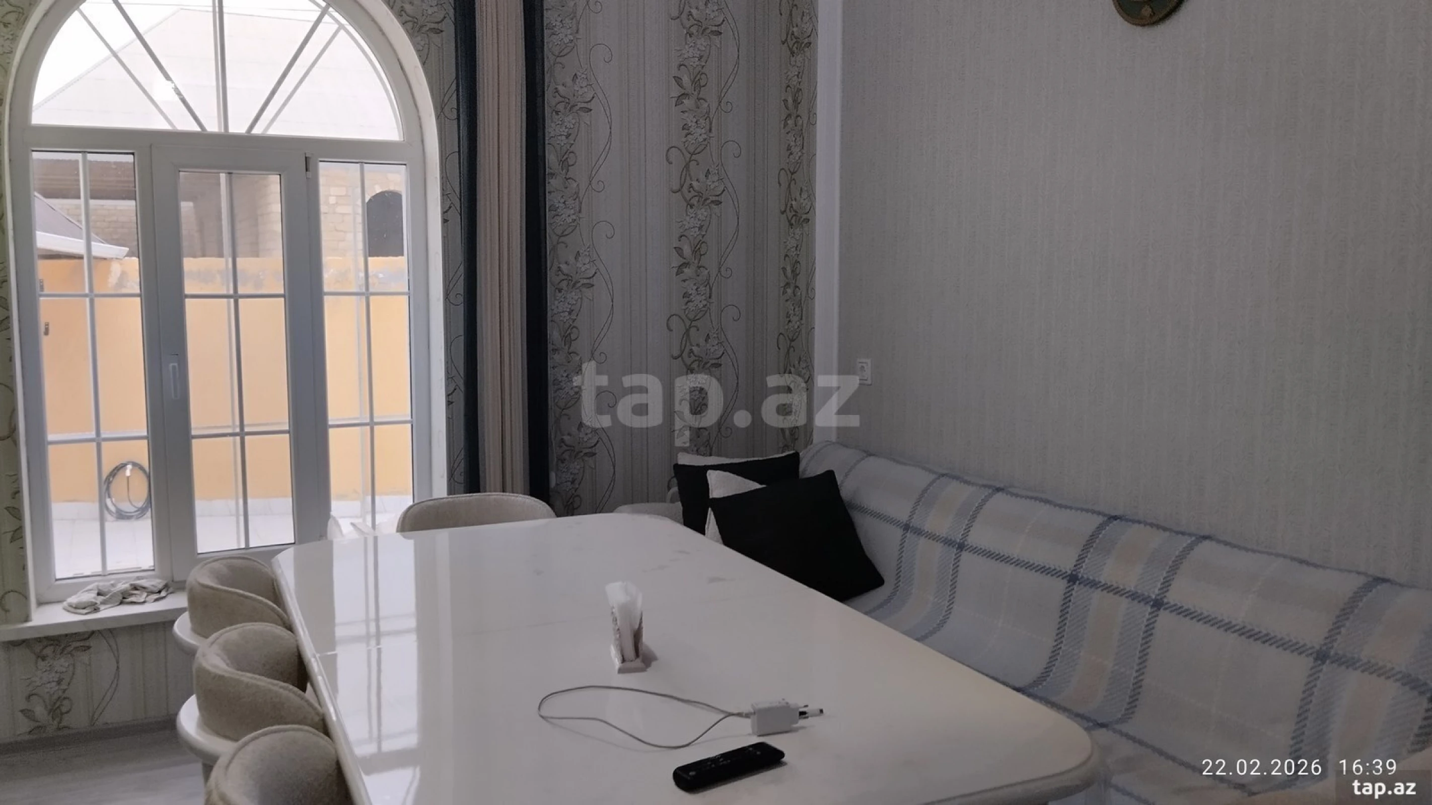 Satılır 4 otaqlı həyət evi