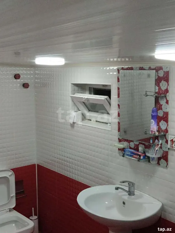 Satılır 6 otaqlı həyət evi