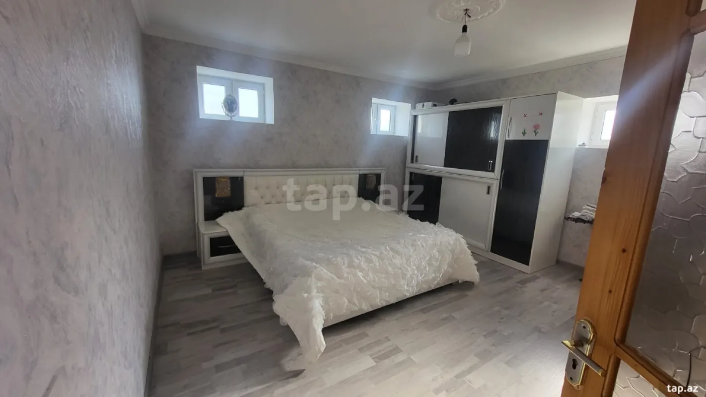 Satılır 5 otaqlı həyət evi