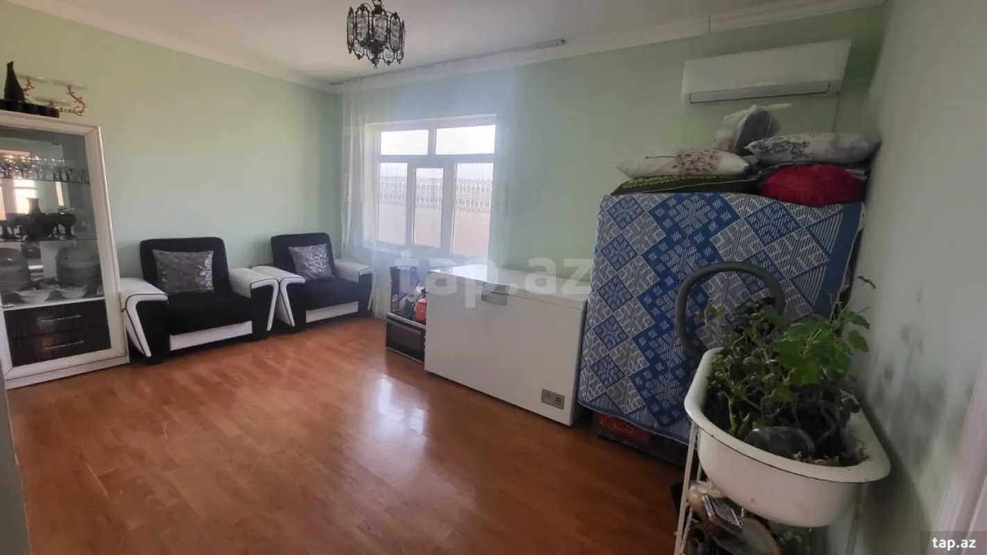 Satılır 5 otaqlı həyət evi