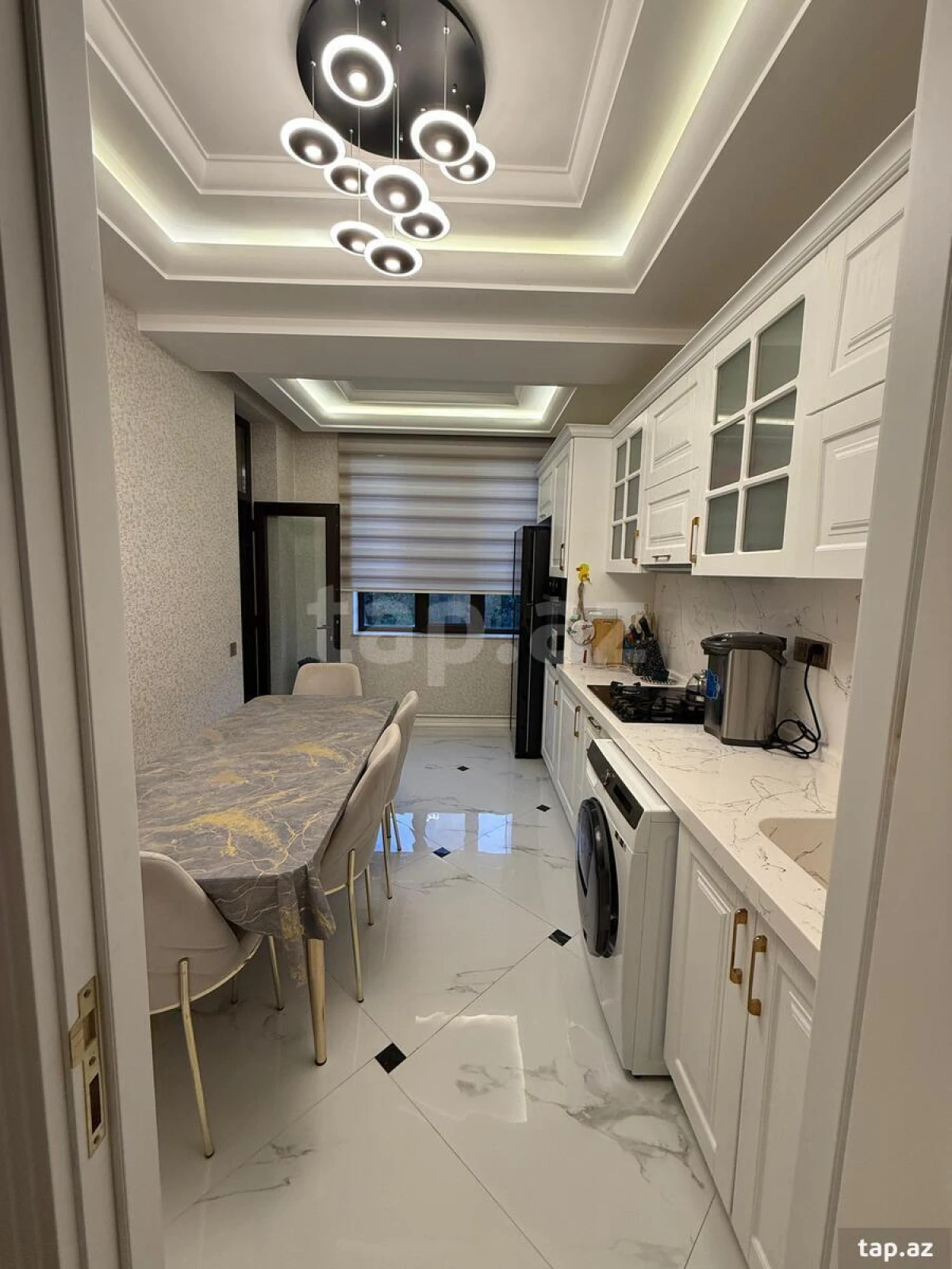 Satılır 3 otaqlı yeni tikili 125 m²
