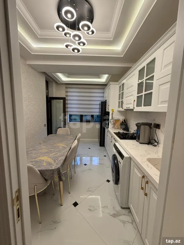 Satılır 3 otaqlı yeni tikili 125 m²