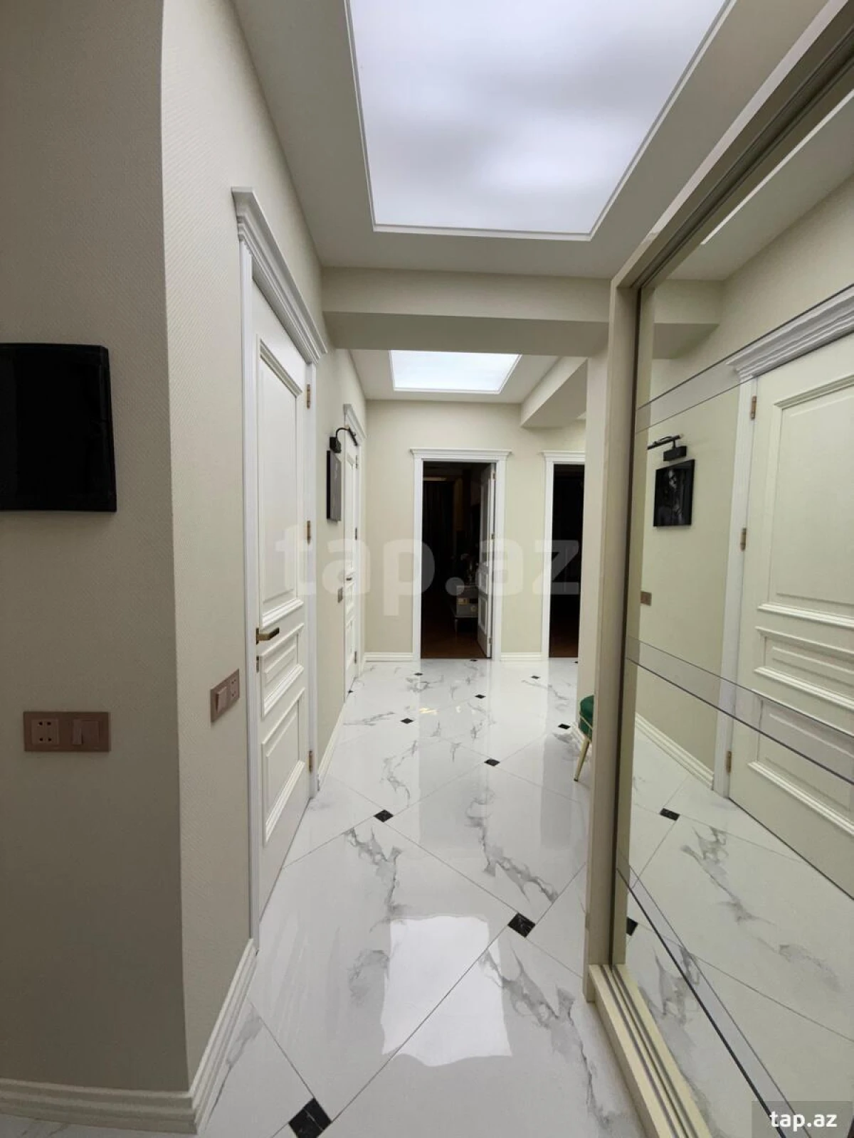 Satılır 3 otaqlı yeni tikili 125 m²