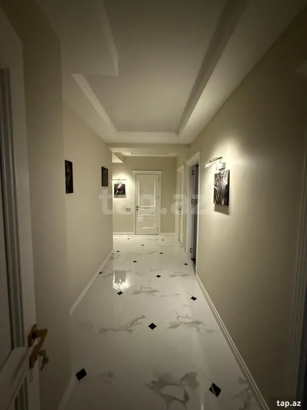 Satılır 3 otaqlı yeni tikili 125 m²