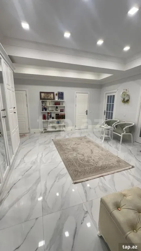 Satılır 3 otaqlı yeni tikili 160 m²