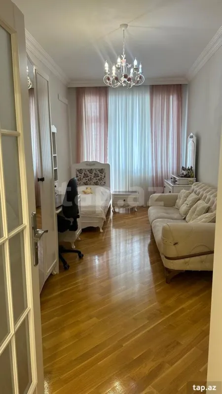 Satılır 3 otaqlı yeni tikili 160 m²