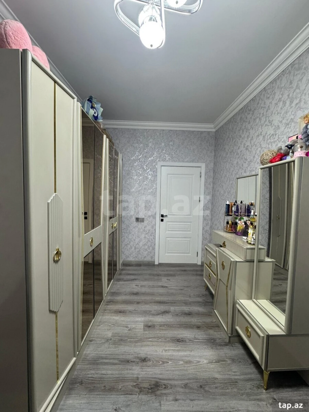 Satılır 4 otaqlı mənzil 90 m²
