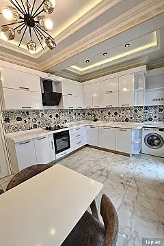 Satılır 2 otaqlı yeni tikili 80 m²
