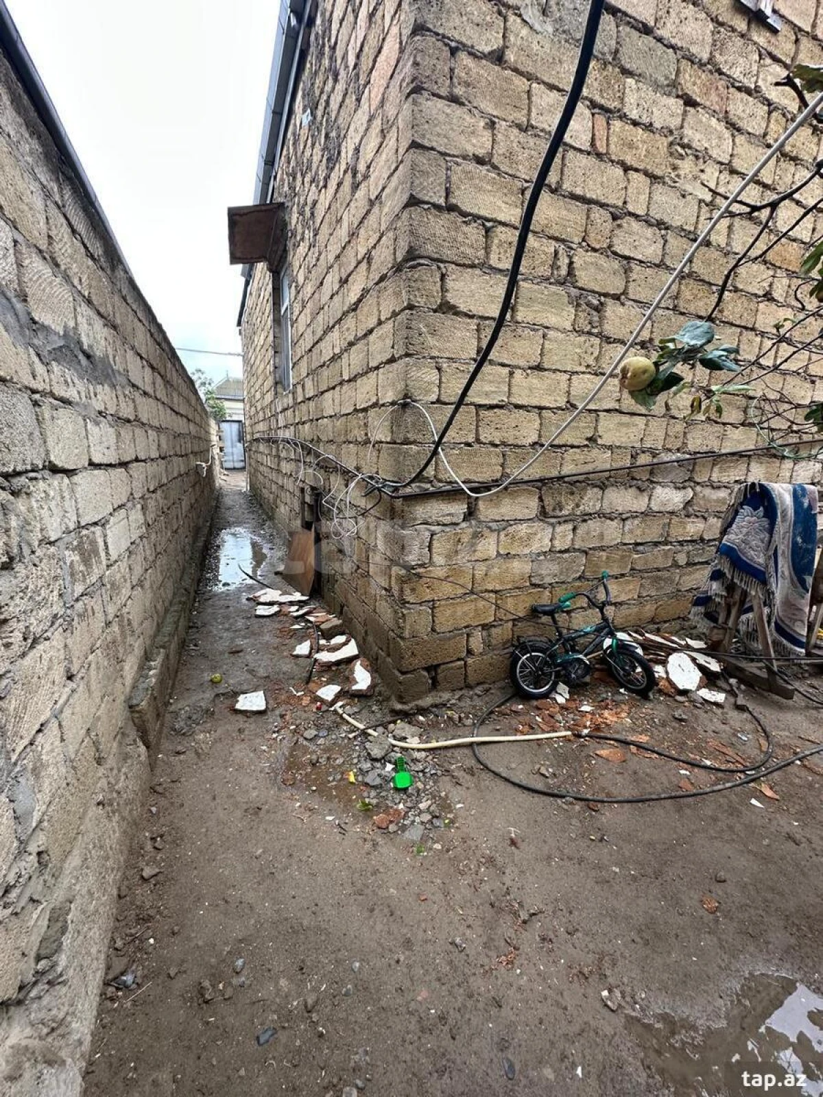 Satılır 4 otaqlı həyət evi