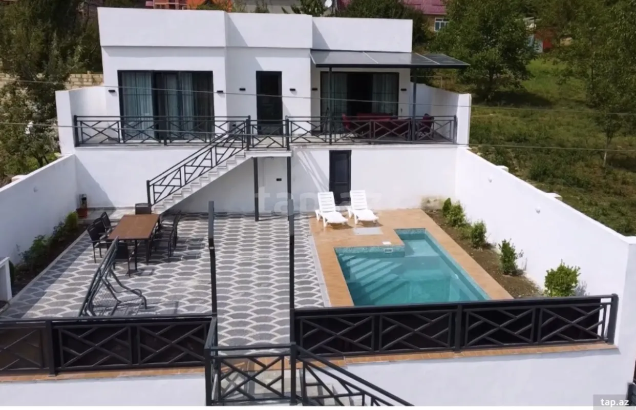 Satılır 5 otaqlı həyət evi