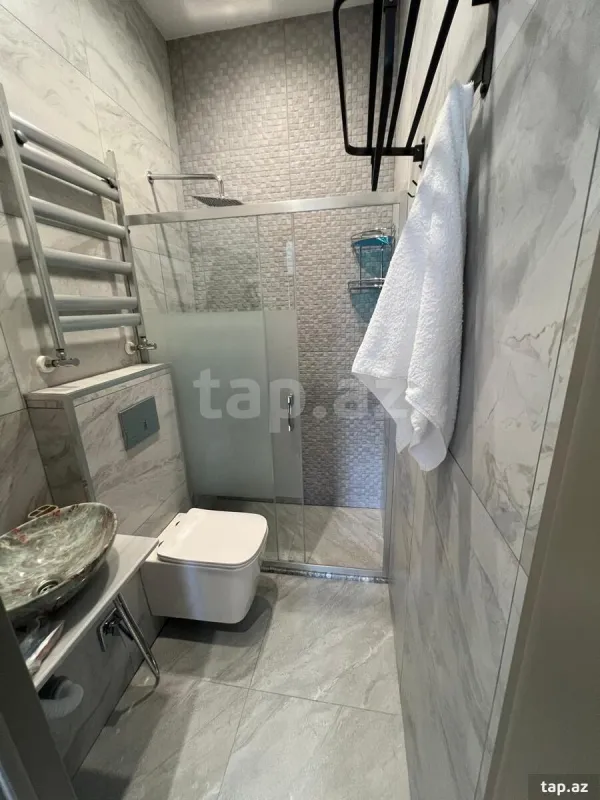 Satılır 5 otaqlı həyət evi