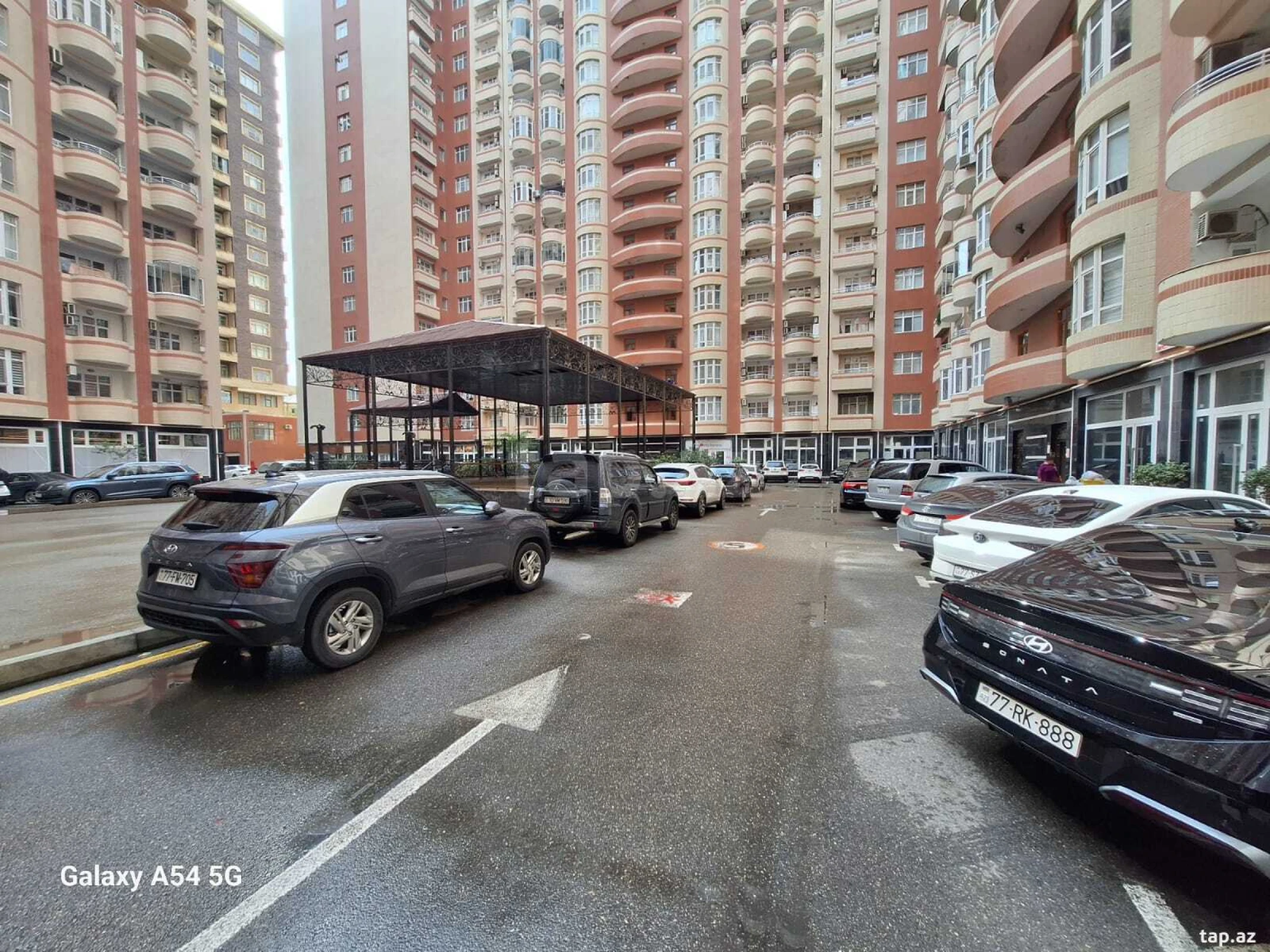 Satılır 4 otaqlı yeni tikili 175 m²