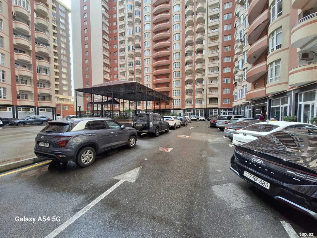 Satılır 4 otaqlı yeni tikili 175 m²
