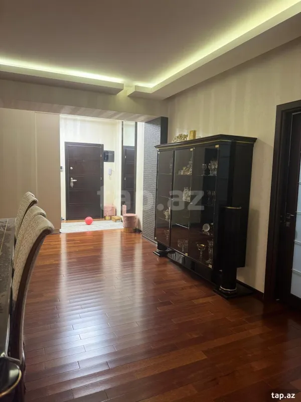 Satılır 4 otaqlı yeni tikili 175 m²