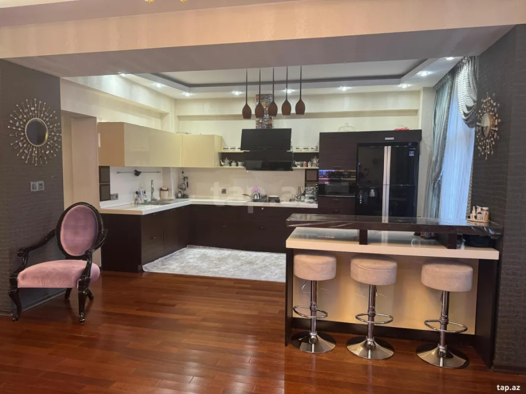 Satılır 4 otaqlı yeni tikili 175 m²