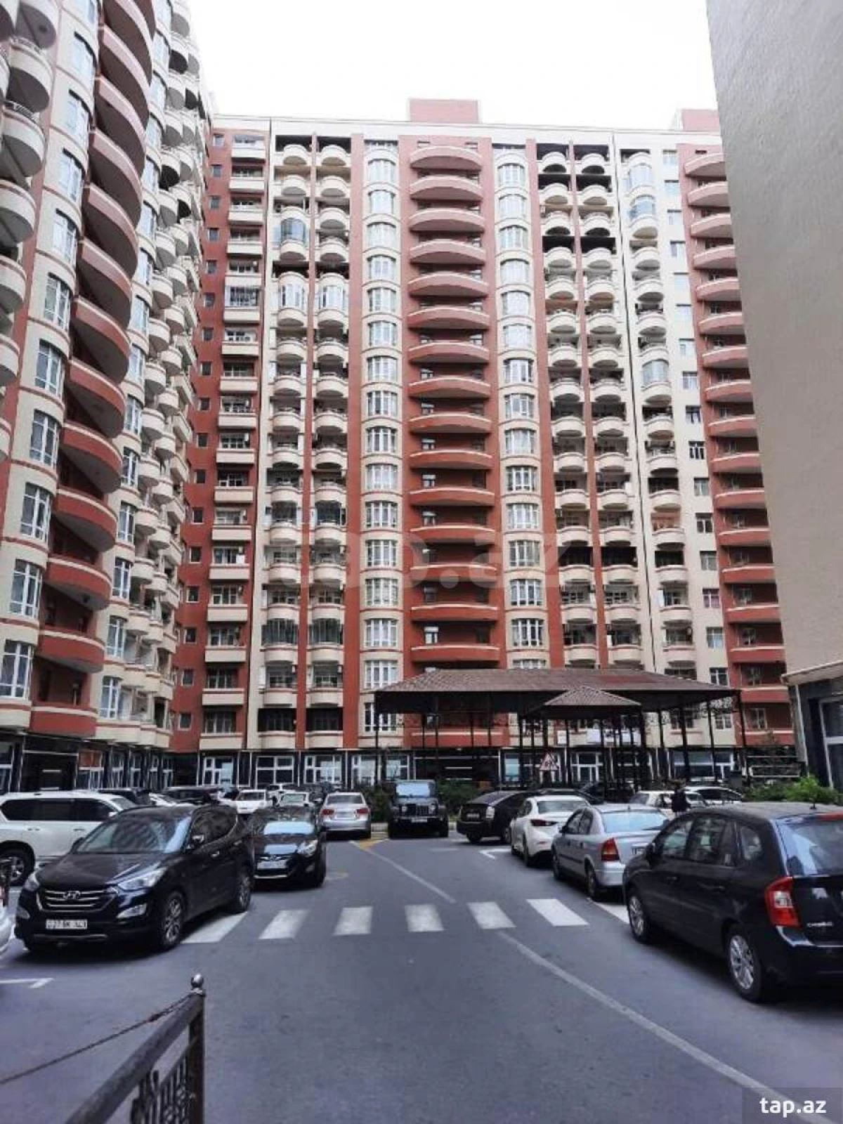 Satılır 4 otaqlı yeni tikili 175 m²