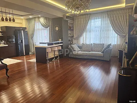Satılır 4 otaqlı yeni tikili 175 m²