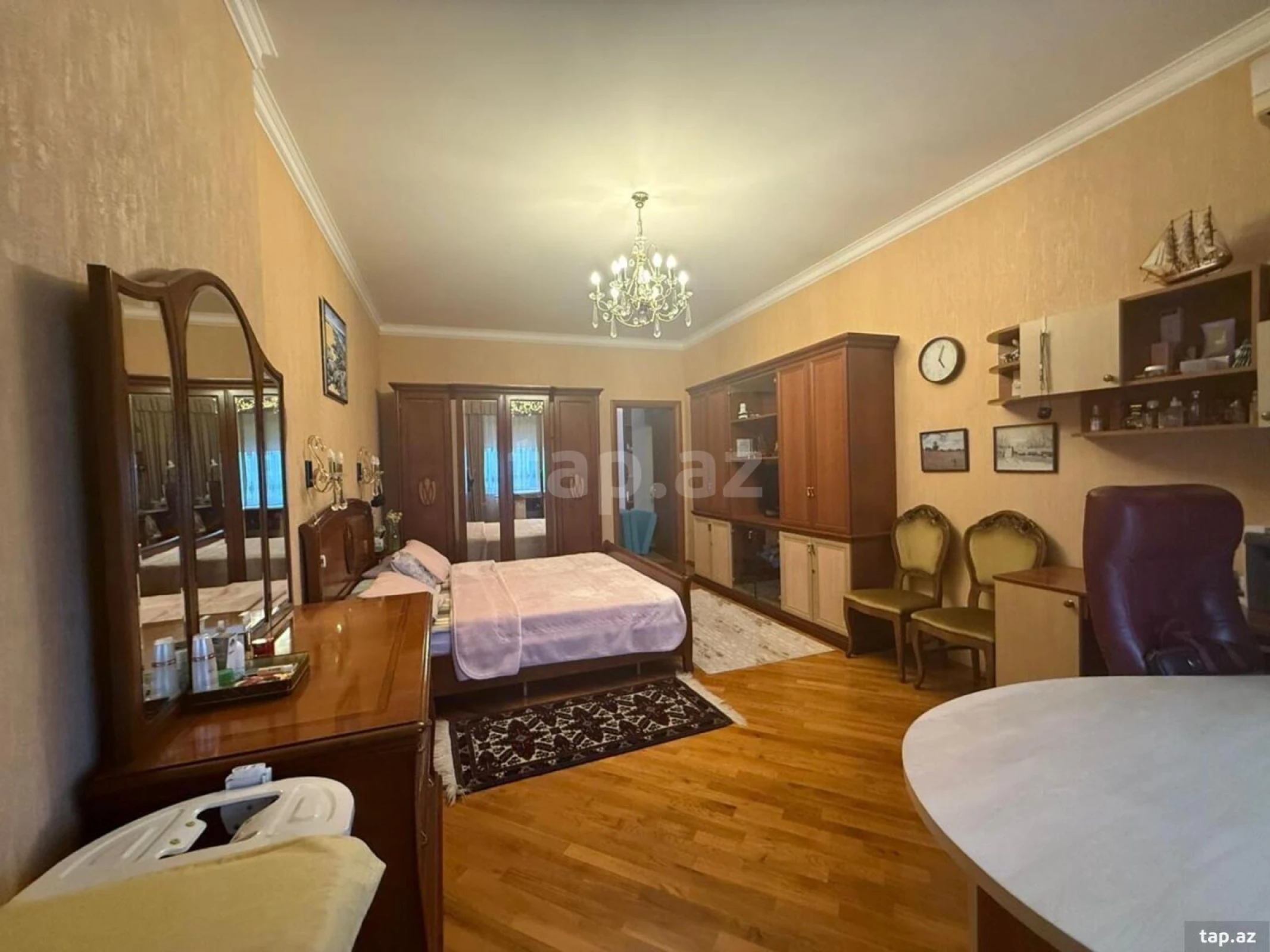 Kirayə verilir 4 otaqlı yeni tikili 200 m²