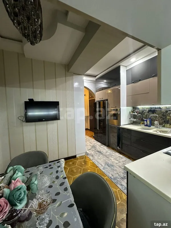 Kirayə verilir 3 otaqlı yeni tikili 100 m²