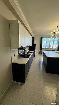 Kirayə verilir 3 otaqlı yeni tikili 134 m²