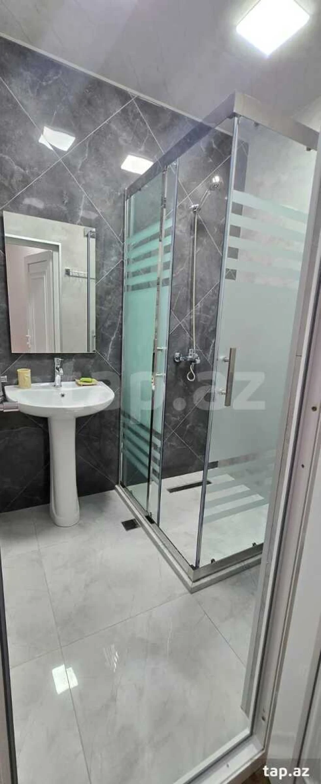 Kirayə verilir 4 otaqlı mənzil 110 m²