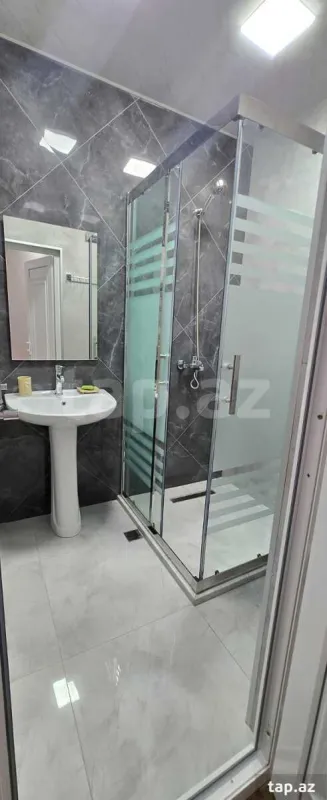 Kirayə verilir 4 otaqlı mənzil 110 m²