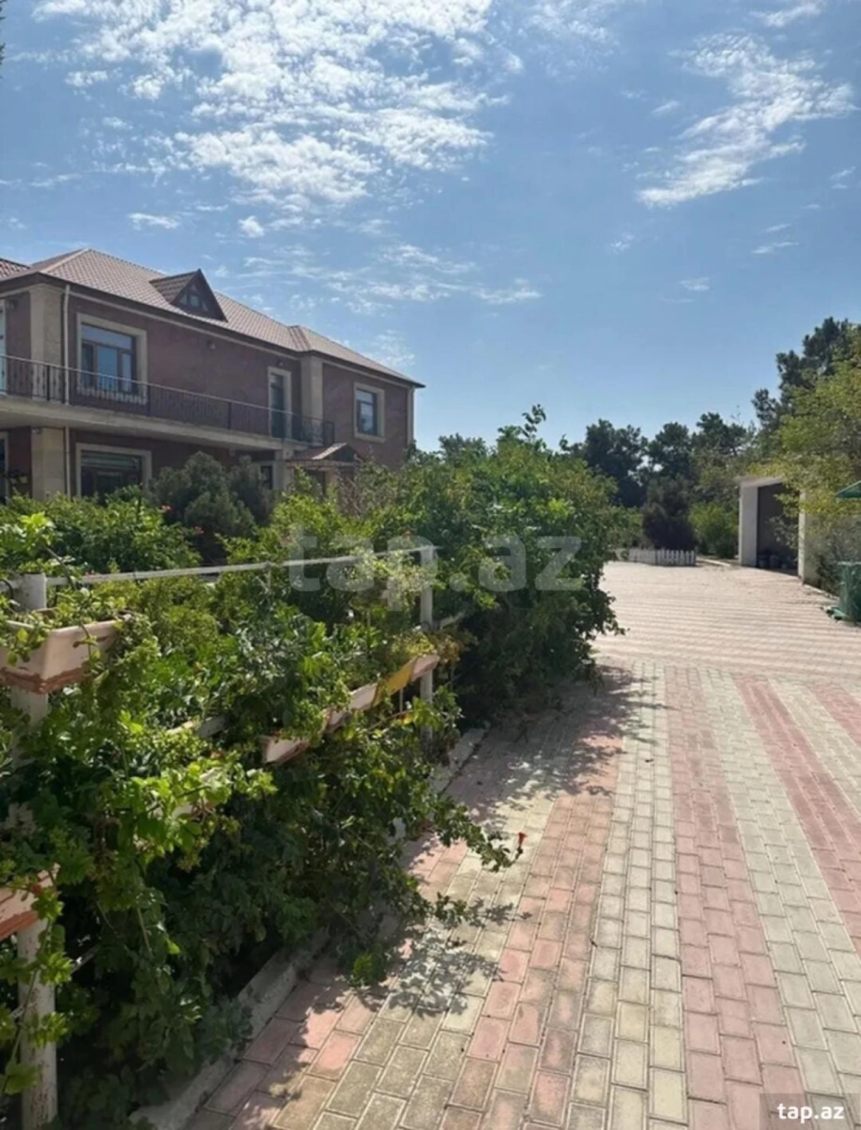 Kirayə verilir 4 otaqlı həyət evi