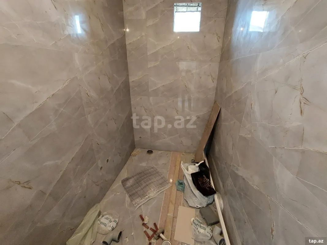 Satılır 4 otaqlı həyət evi