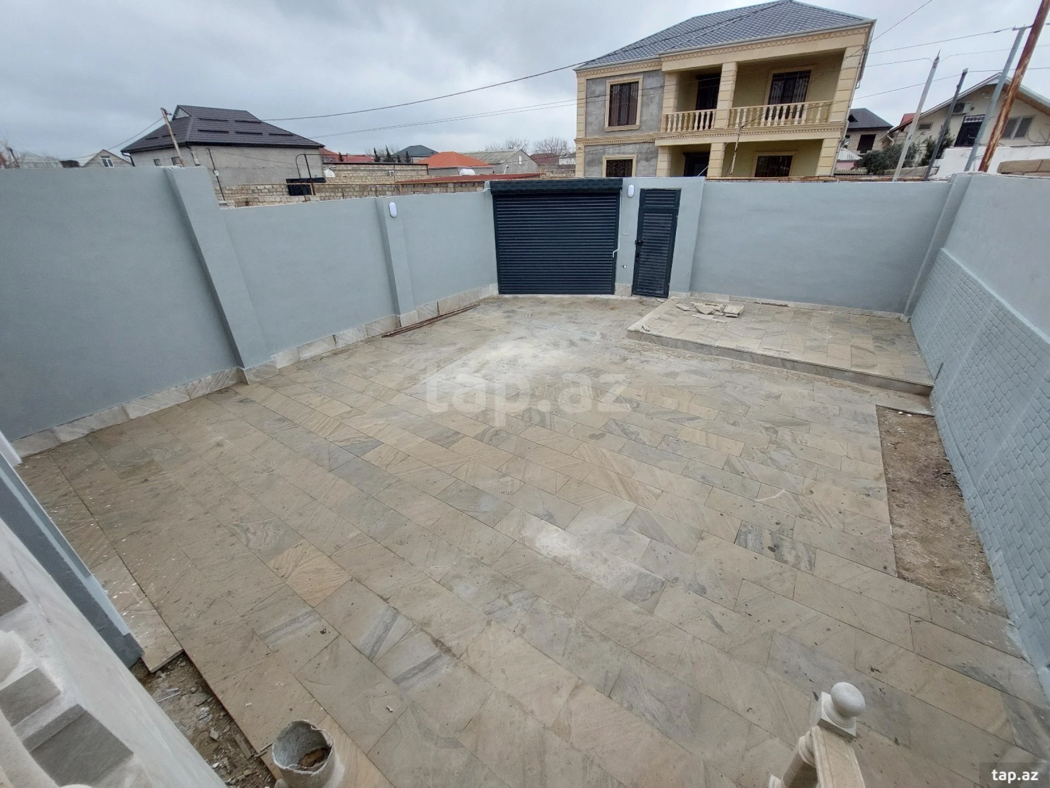 Satılır 4 otaqlı həyət evi